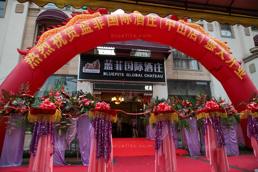 開(kāi)個(gè)紅酒專賣店掙不掙錢(qián)?